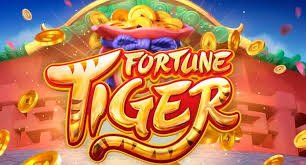 Layar Texas Poker dengan statistik pemain, ukuran pot, dan informasi tangan real-time